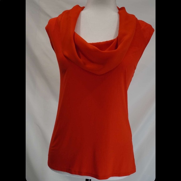 sleeveless T-shirt - Picture 10 of 16